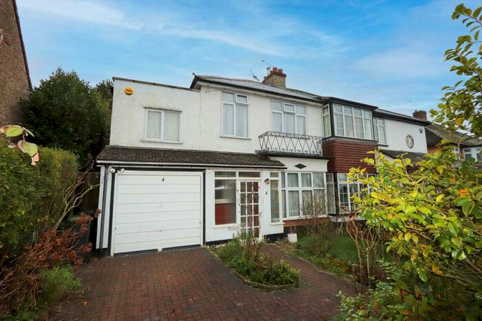 4 Bedroom Semi-Detached House To Rent In Woodberry Down, Epping, CM16