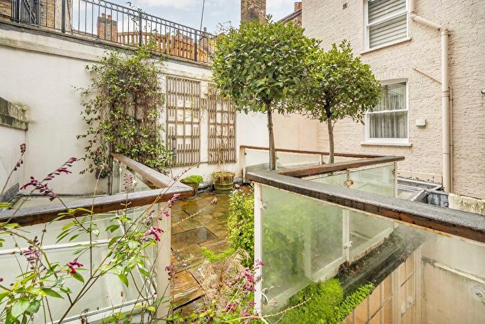 4 Bedroom Property For Sale In Upper Brook Street, London, W1K - Photo 6