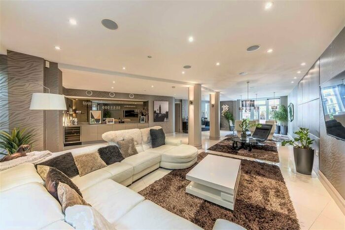 2 Bedroom Flat To Rent In Sussex Gardens, London, W2