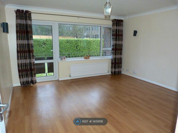 2 Bedroom Flat To Rent In Easington Place, Guildford, GU1