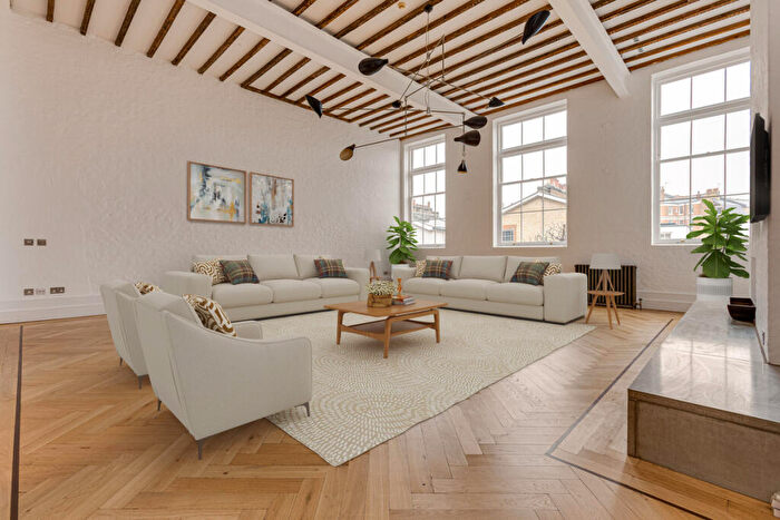 4 Bedroom Apartment For Sale In Bridge Lane, London, SW11