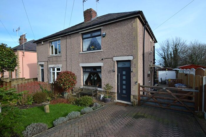 2 Bedroom Semi-detached House For Sale In Leyton Drive, Idle, Bradford, BD10