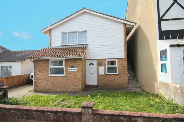 3 Bedroom Apartment To Rent In Roberts Road, Lancing, West Sussex, BN15