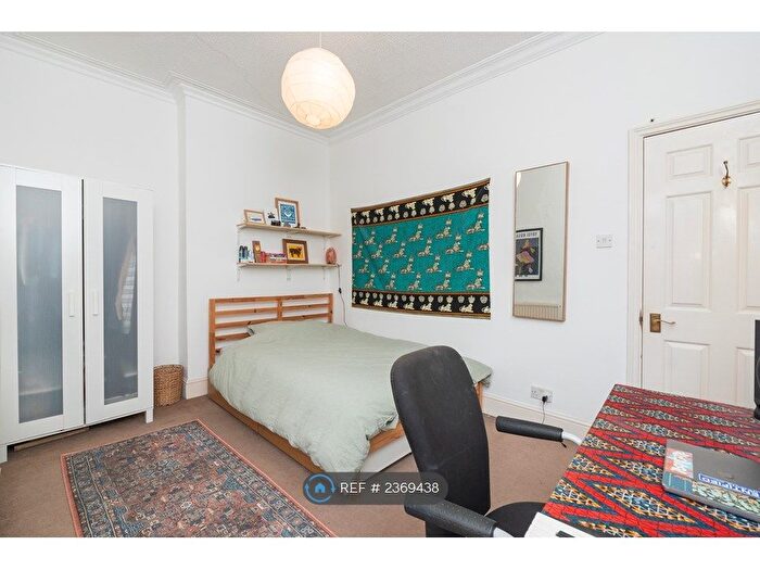 2 Bedroom Flat To Rent In Cotham Grove, Bristol, BS6