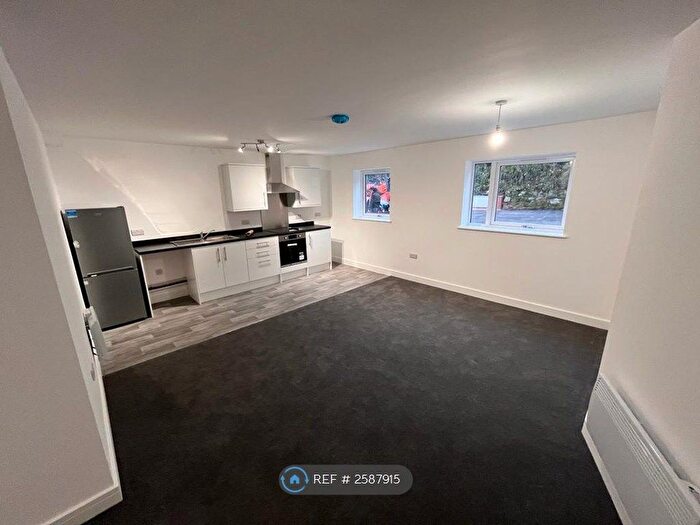 2 Bedroom Flat To Rent In Shelford Road, Nottingham, NG4