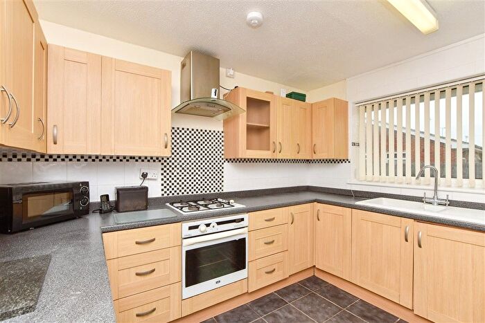 2 Bedroom Terraced Bungalow For Sale In Pluckley Gardens, Cliftonville, Margate, Kent, CT9