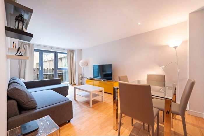 2 Bedroom Flat To Rent In William Road, London, NW1