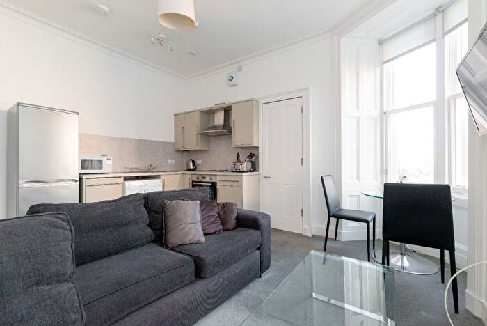 2 Bedroom Flat To Rent In Grove Street, West End, Edinburgh, EH3