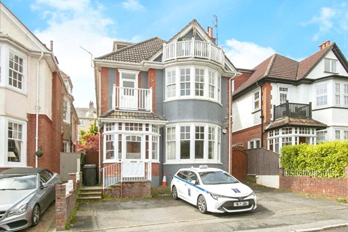 1 Bedroom Flat For Sale In Studland Road, Alum Chine, Bournemouth, Dorset, BH4