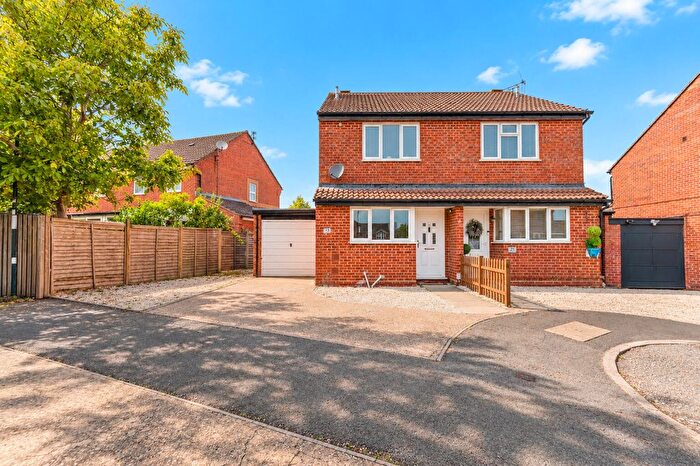 2 Bedroom End Terrace House For Sale In Blenheim Crescent, Leamington Spa, CV31