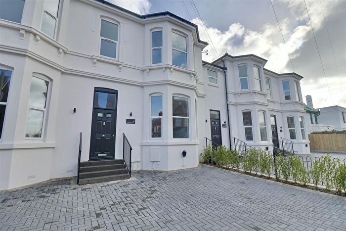 4 Bedroom Terraced House For Sale In Spencer Road, Southsea, PO4