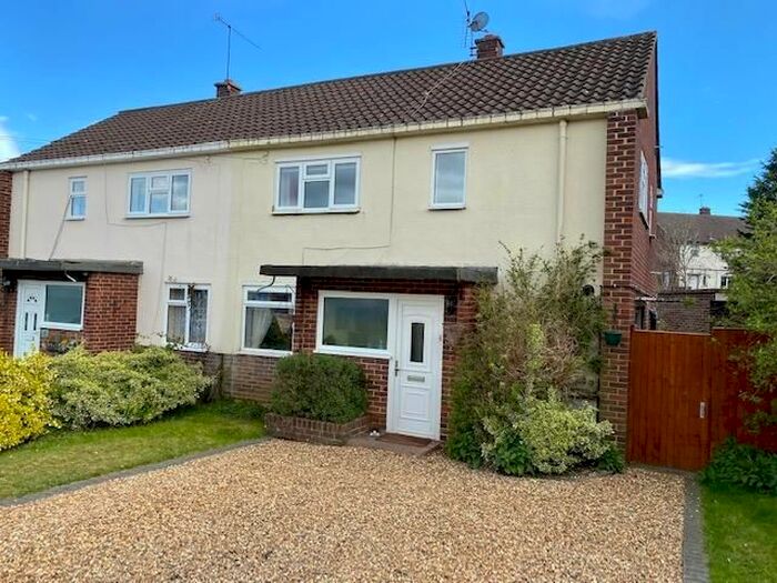 3 Bedroom Property To Rent In Queensway, Maidenhead, SL6