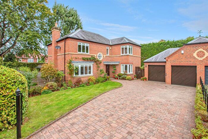 4 Bedroom Detached House For Sale In The Woodlands, Darlington., DL3