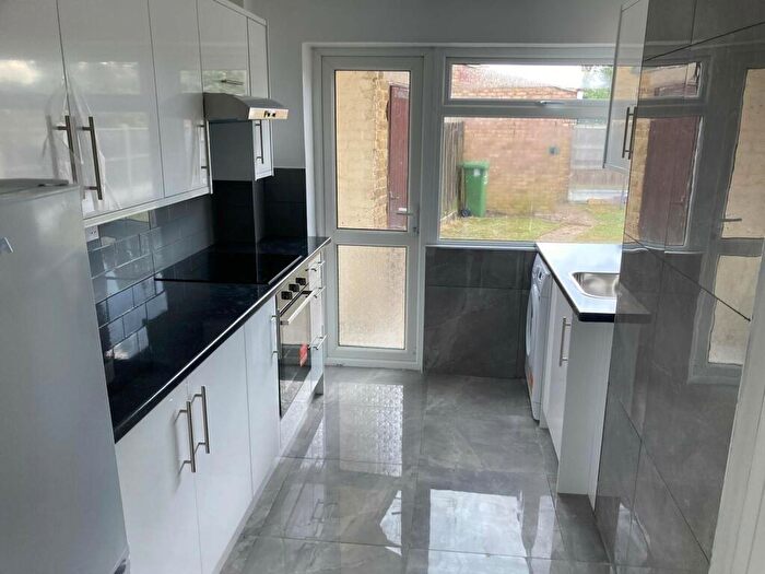 3 Bedroom House To Rent In Kingswood, Basildon, SS16