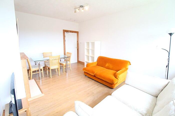 3 Bedroom Flat To Rent In Craigievar Crescent, Garthdee, AB10