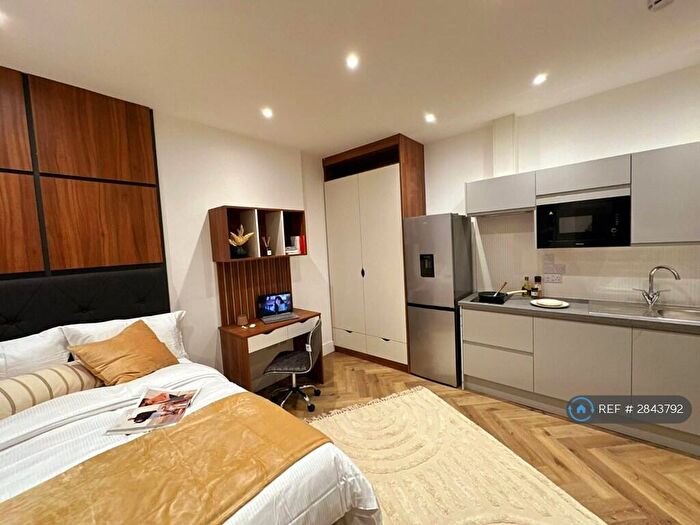Studio To Rent In Deluxe, Derby, DE1