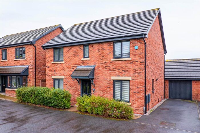 4 Bedroom Detached House For Sale In Harts Close, Leyland, PR25