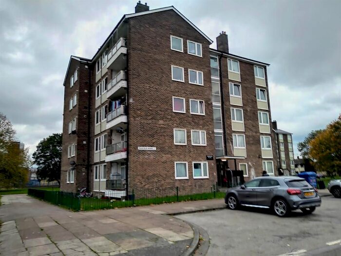 2 Bedroom Farmhouse To Rent In Panfield Road, Abbey Wood, London SE2