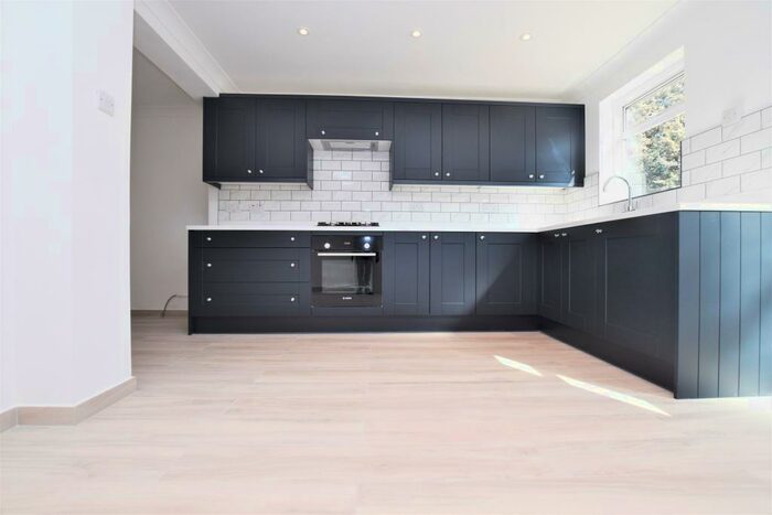 4 Bedroom Property To Rent In Betchworth Road, Ilford, IG3