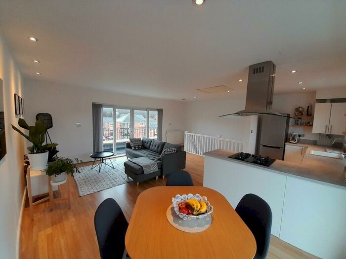3 Bedroom Apartment To Rent In Ellerman Road, Liverpool, L3