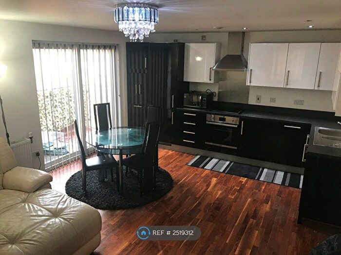 2 Bedroom Flat To Rent In Wintergreen Boulevard, West Drayton, UB7