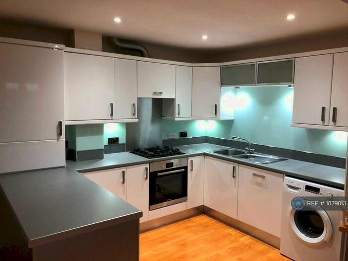 2 Bedroom Flat To Rent In Bruntings Court, Mansfield, NG18