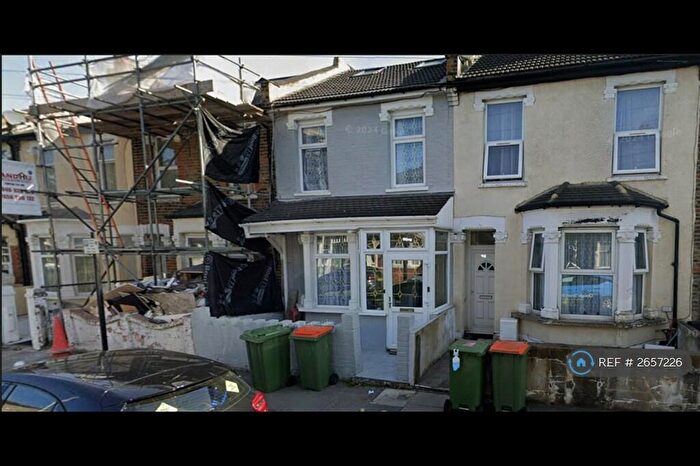 6 Bedroom Terraced House To Rent In Fourth Avenue, London, E12