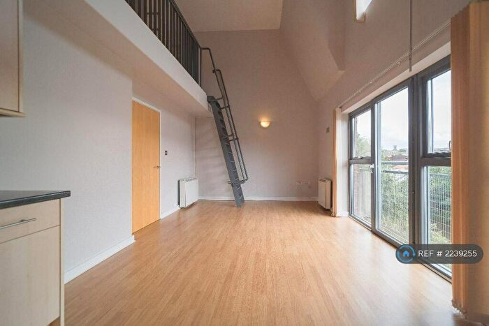 2 Bedroom Flat To Rent In Adelaide Lane, Sheffield, S3