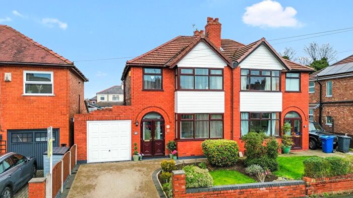 3 Bedroom Semi-detached House For Sale In Whitfield Avenue, Paddington, WA1