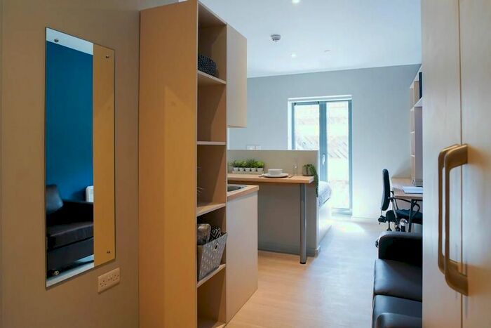 Studio To Rent In London Road, Edinburgh, EH7