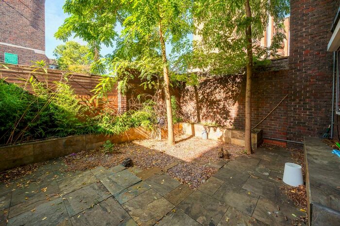 2 Bedroom Flat To Rent In Coopers Lane, King's Cross, London, NW1