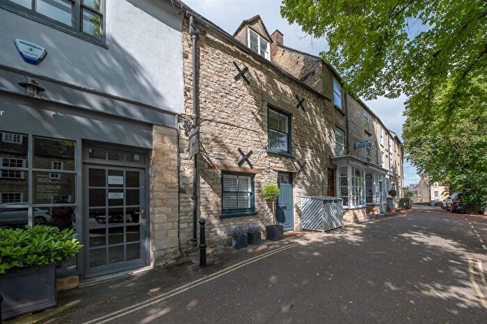2 Bedroom Terraced House For Sale In Oxford Street, Woodstock, OX20