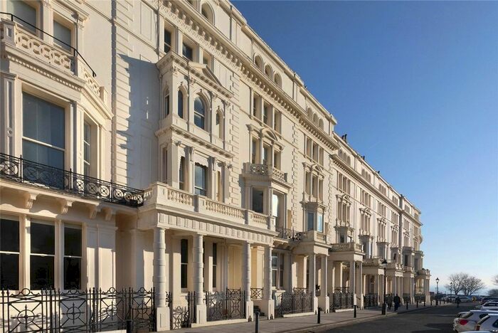 2 Bedroom Flat To Rent In Palmeira Square, Hove, East Sussex, BN3