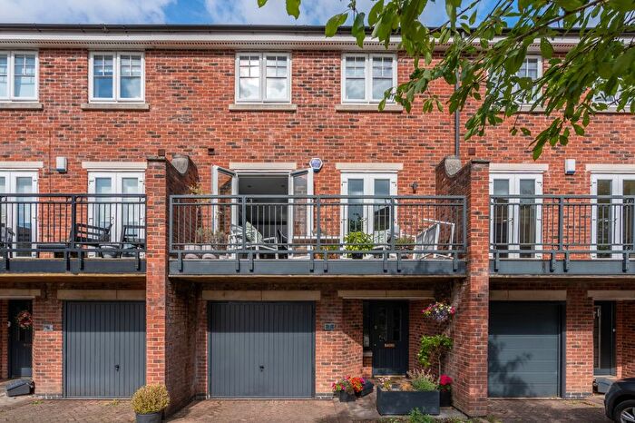 4 Bedroom Detached House For Sale In Treetops Close, Marple, Cheshire, SK6