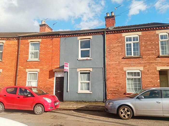 2 Bedroom Terraced House For Sale In Park Road, Grantham, Lincolnshire, NG31