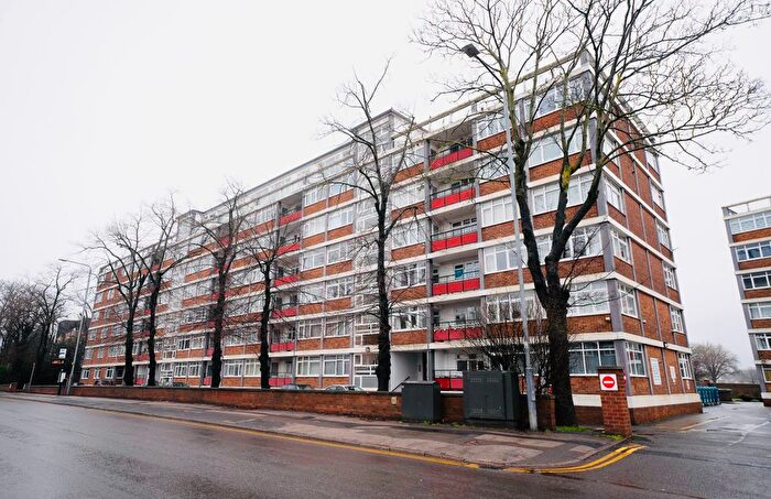 1 Bedroom Flat To Rent In Princeton House, Rivermead, Wilford Lane, West Bridgford, Nottingham, NG2