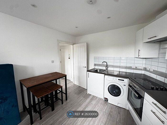 1 Bedroom Flat To Rent In Canute Road, Southampton, SO14