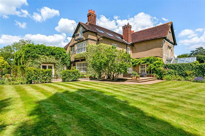 4 Bedroom Semi Detached House For Sale In Winter Hill, Cookham, Maidenhead, Berkshire, SL6