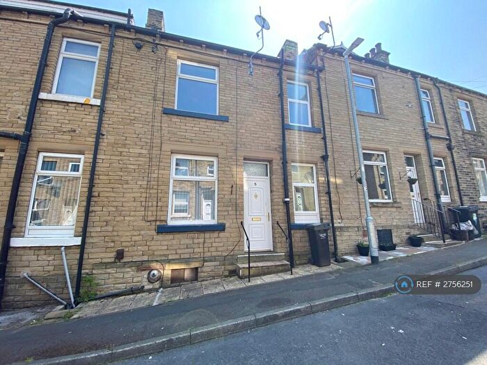 3 Bedroom Terraced House To Rent In Gathorne Street, Brighouse, HD6