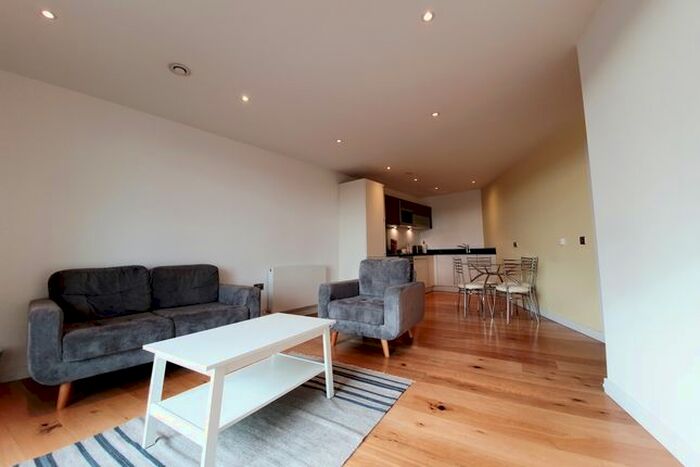 2 Bedroom Flat To Rent In Wharf Approach, Leeds, LS1
