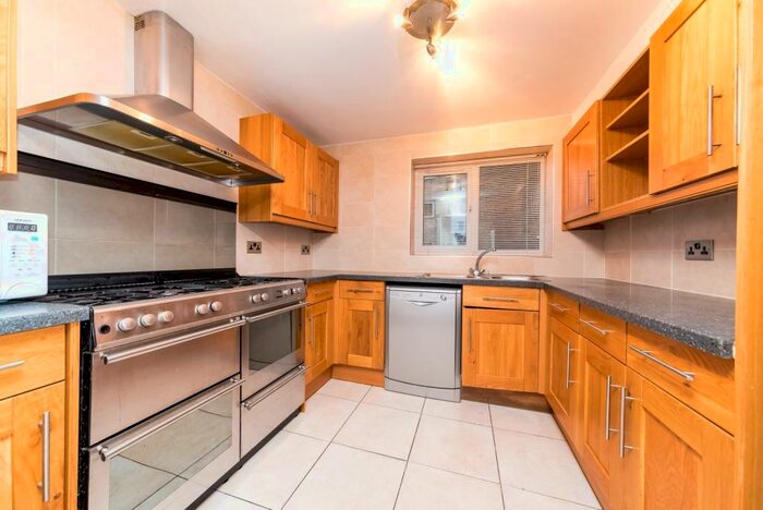 2 Bedroom Flat To Rent In Park Manor, London Road, Brighton, BN1