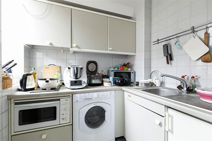 1 Bedroom Flat To Rent In Sloane Avenue, SW3