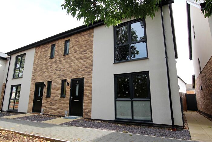 3 Bedroom Semi-Detached House To Rent In Old Farmhouse Close, Farcet, Peterborough, PE7