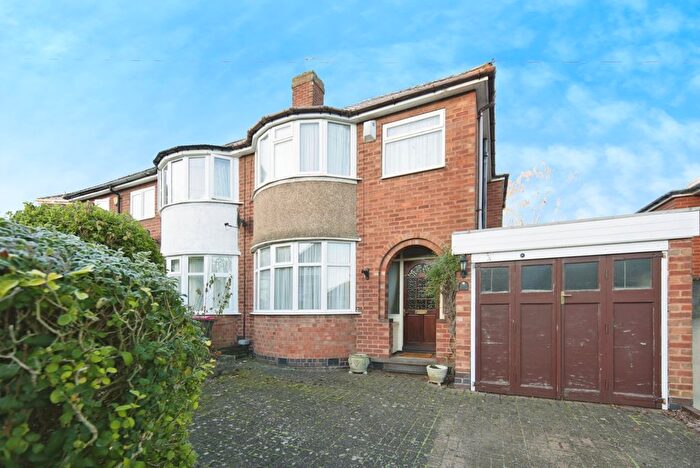 3 Bedroom Semi Detached House For Sale In High Brink Road, Coleshill, Birmingham, Warwickshire, B46