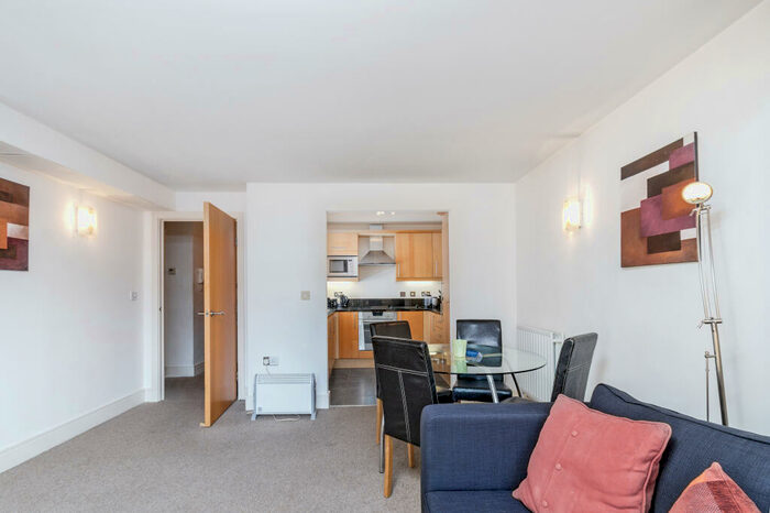 1 Bedroom Flat To Rent In Cassilis Road, London, E14
