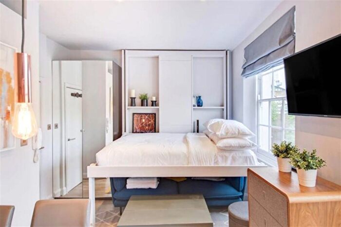 Apartment To Rent In Oakley Square, King's Cross, Euston, Camden, London, NW1