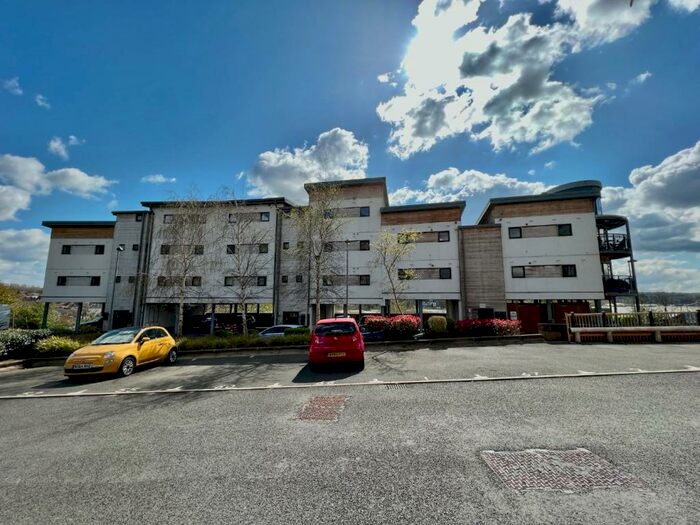 2 Bedroom Flat To Rent In Weavers Mill Close, Crews Hole, Bristol, BS5