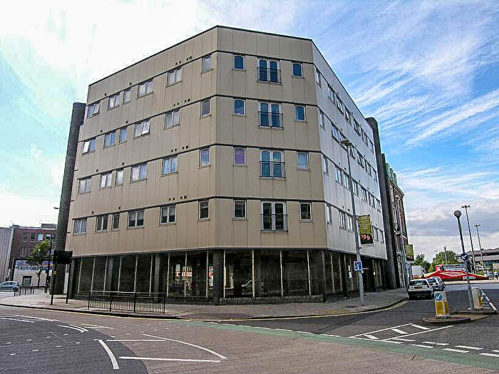 2 Bedroom Flat To Rent In Ferensway, Hull, HU2