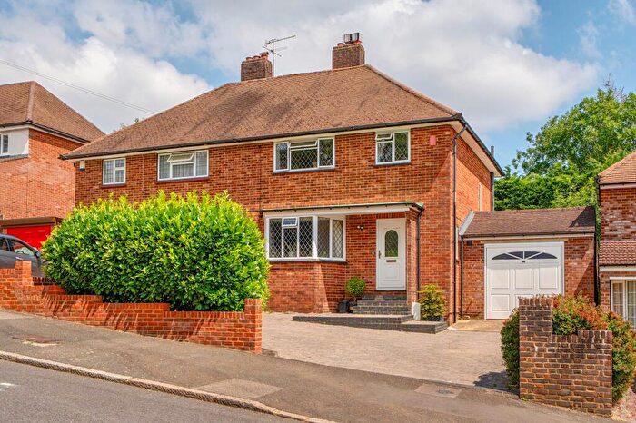 3 Bedroom Semi Detached House For Sale In Richmond Road, Coulsdon, CR5