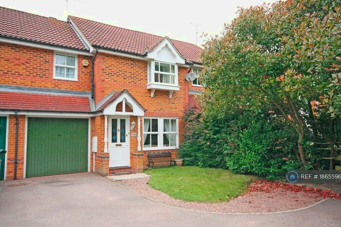 3 Bedroom Semi-Detached House To Rent In Tullett Road, Maidenbower, Crawley, RH10